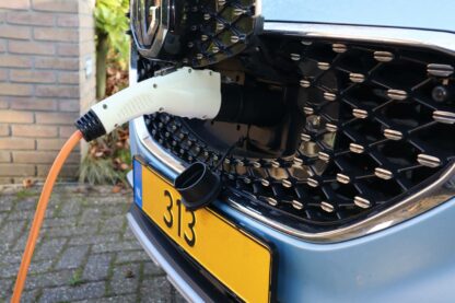 Charging an MG ZS EV with adapter Type 1 to Type 2